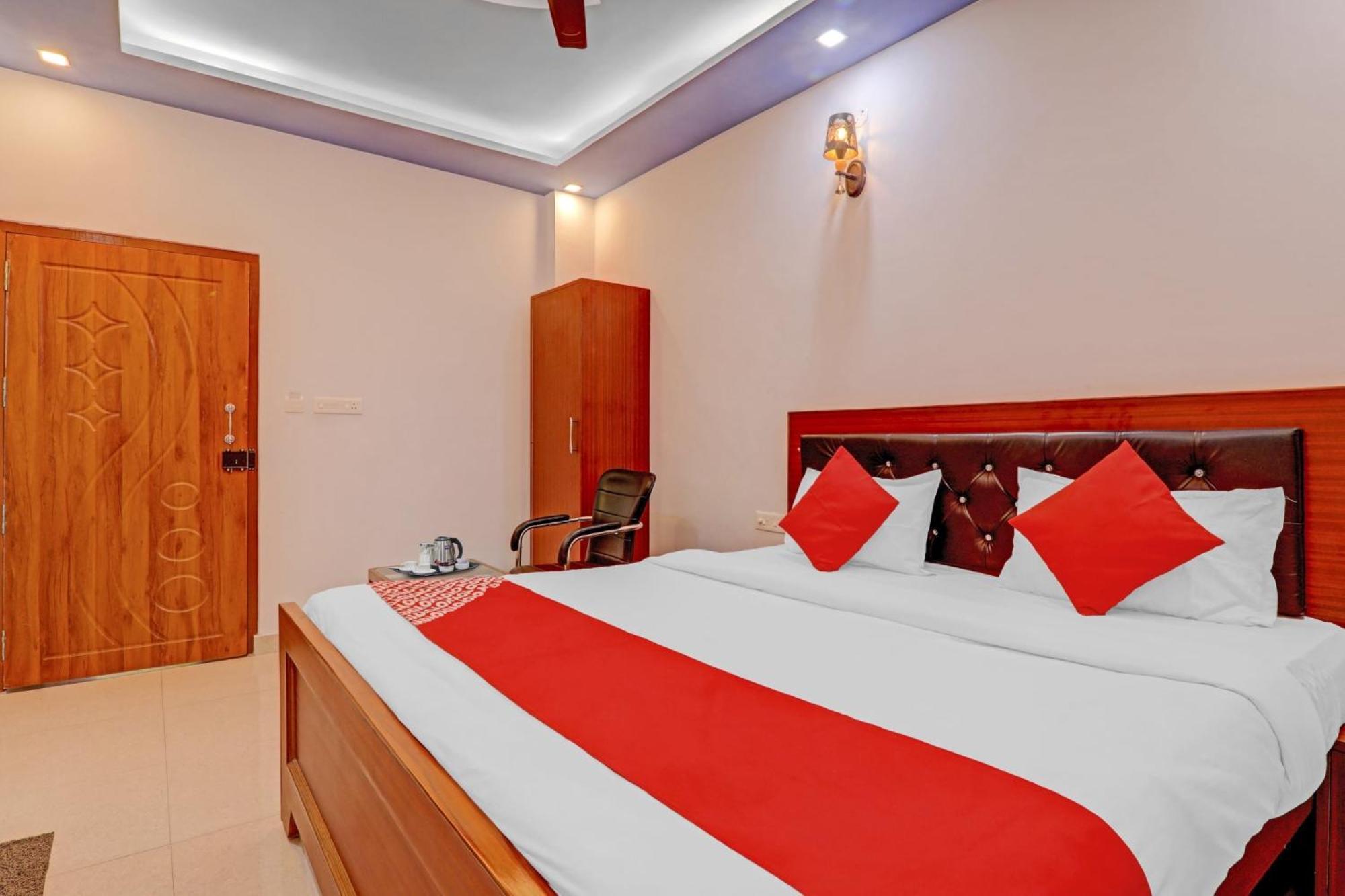 Hotel O Chauhan Palace Lucknow Esterno foto