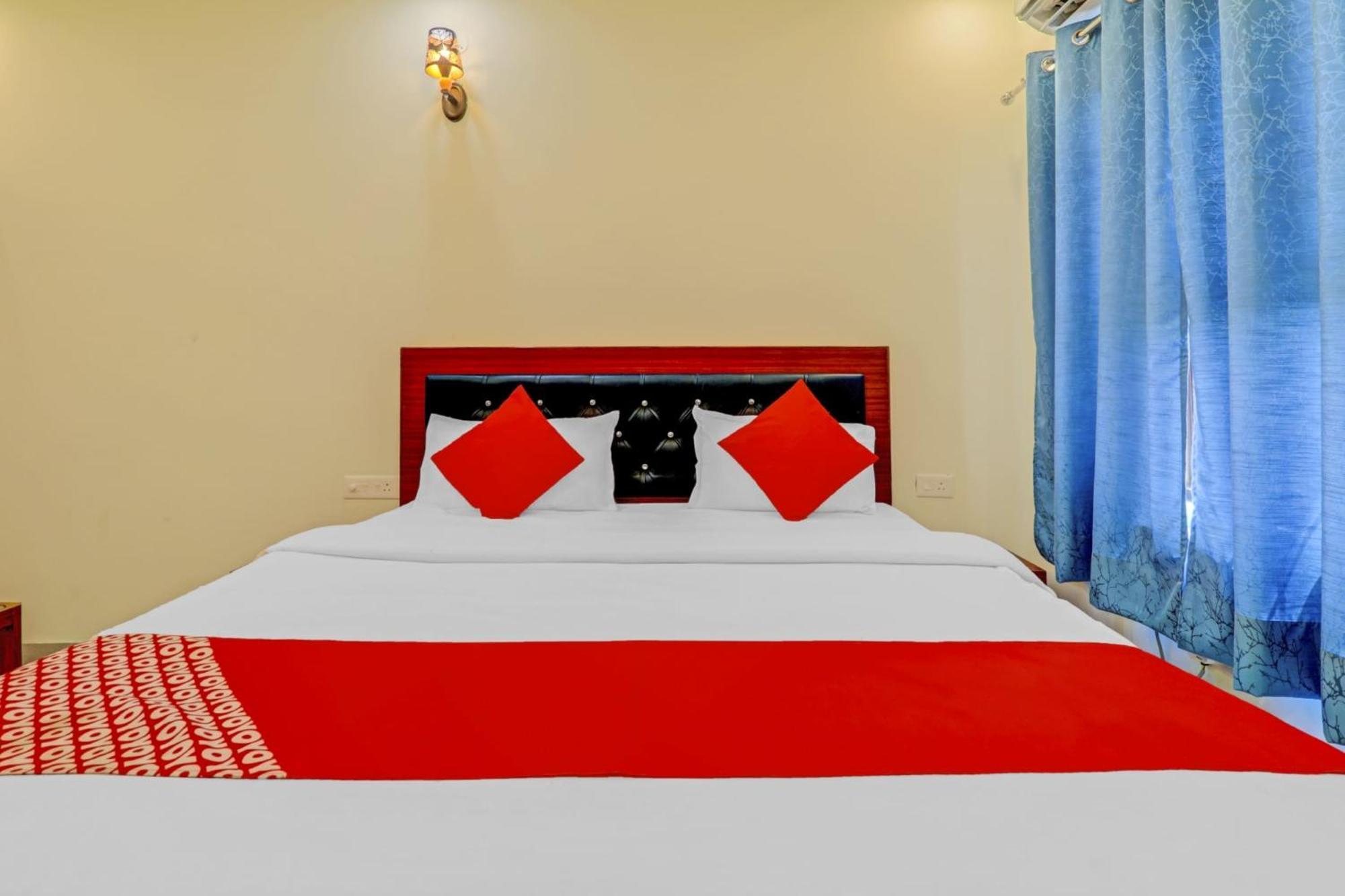Hotel O Chauhan Palace Lucknow Esterno foto