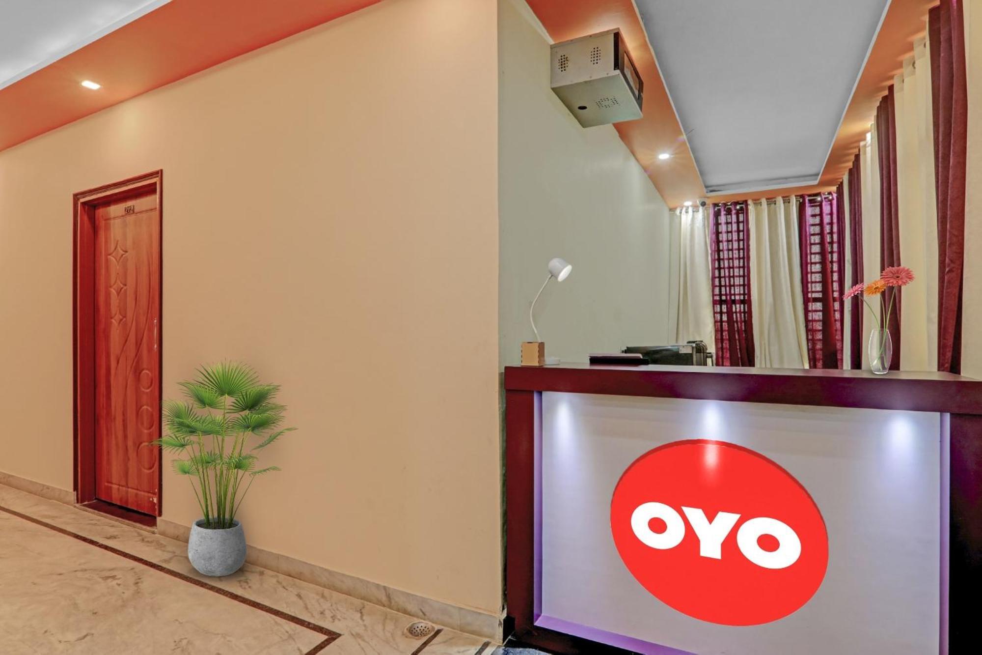 Hotel O Chauhan Palace Lucknow Esterno foto