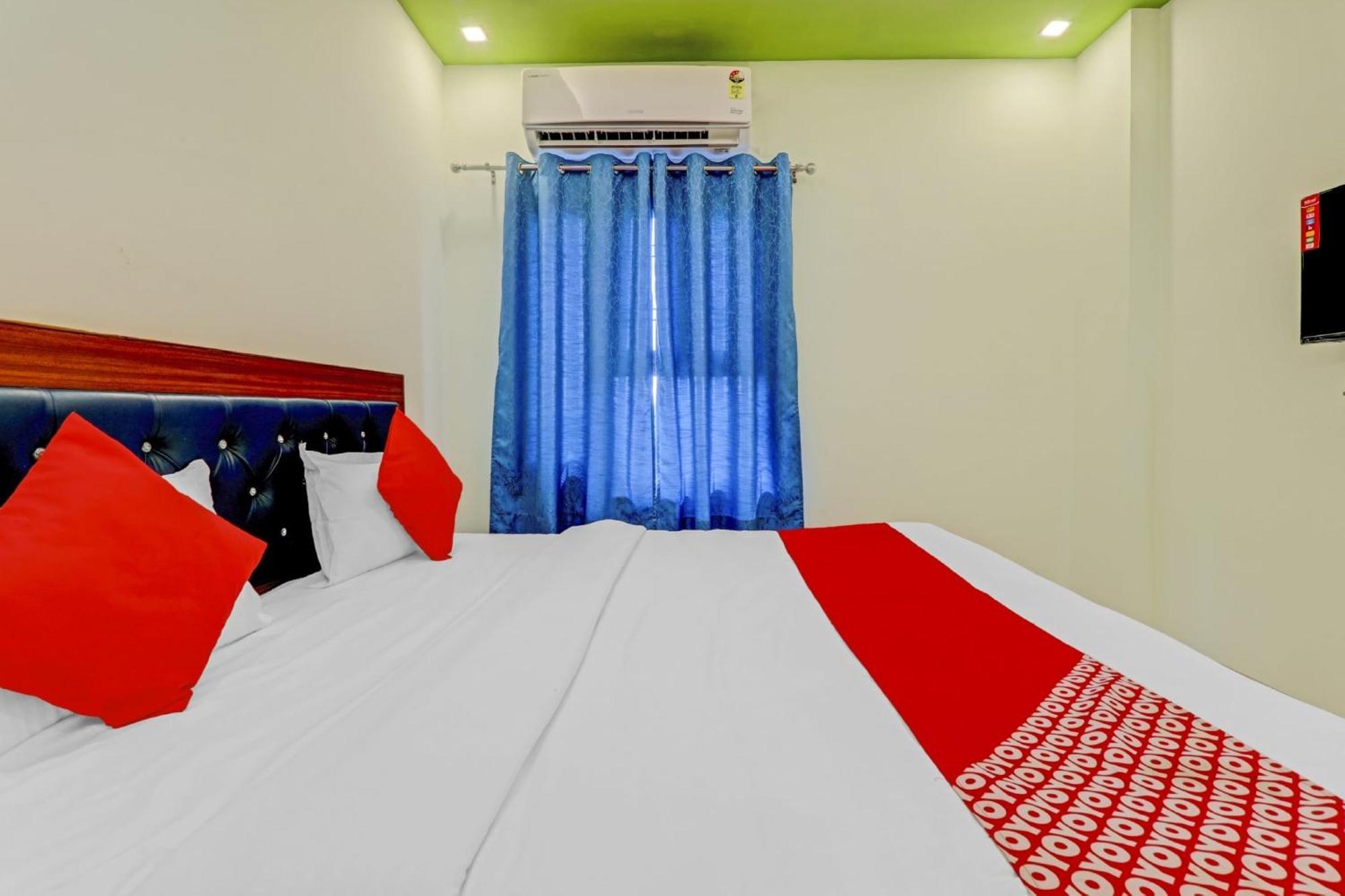 Hotel O Chauhan Palace Lucknow Esterno foto